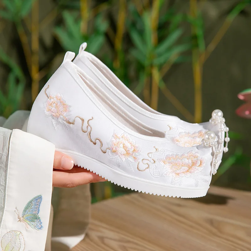 

CY250 2024 Spring New Ancient Dress Up Head Shoes With Increased Pearl Embroidery Shoes Ancient Style Improved Hanfu Shoes Lady