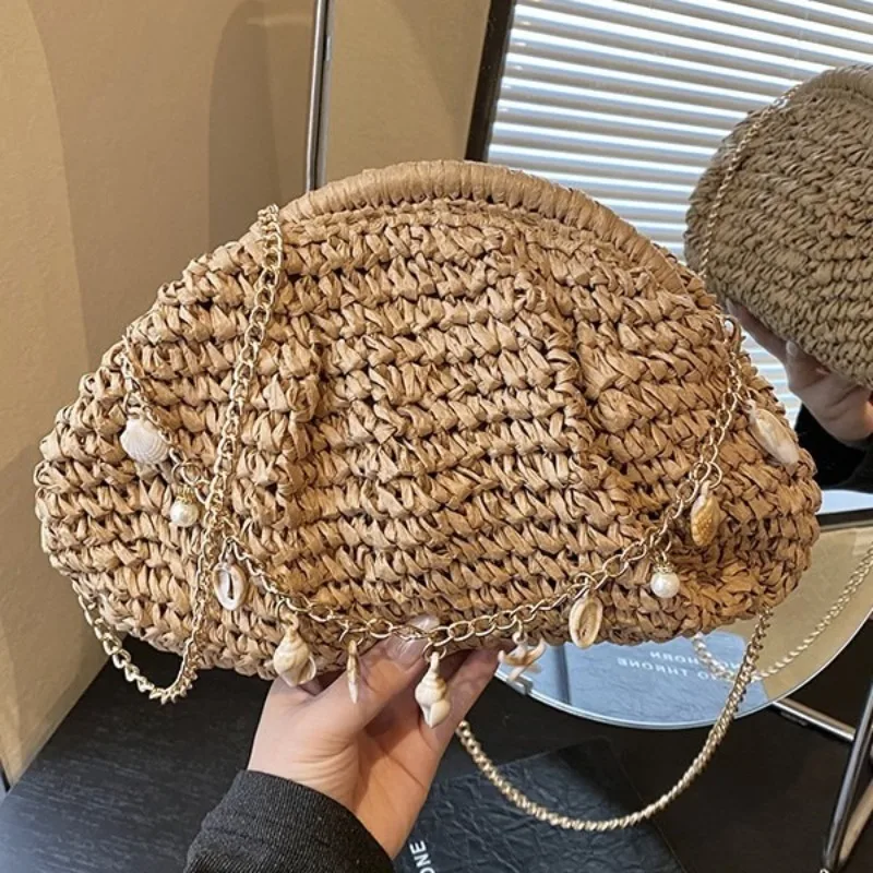 

New Straw Clutch Bag Women Bohemian Seashell Chain Shoulder Decor Straw Crossbody Bag Handwoven Beach Crossbody Tote Vacation