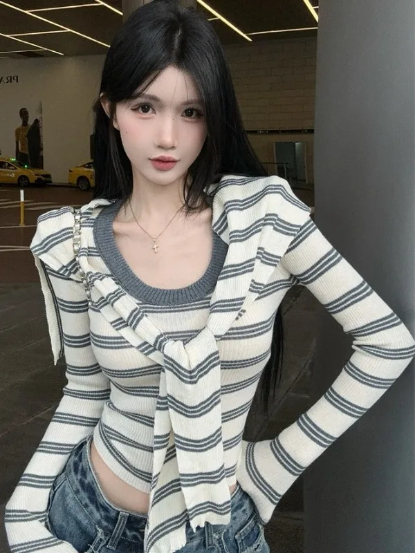 

Academy Style Women's Knitted Shoulder Wrap Stripe U-Neck Base Shirt Inner Fashionable Sweater Long Sleeve Slim Fit Korean Ve...