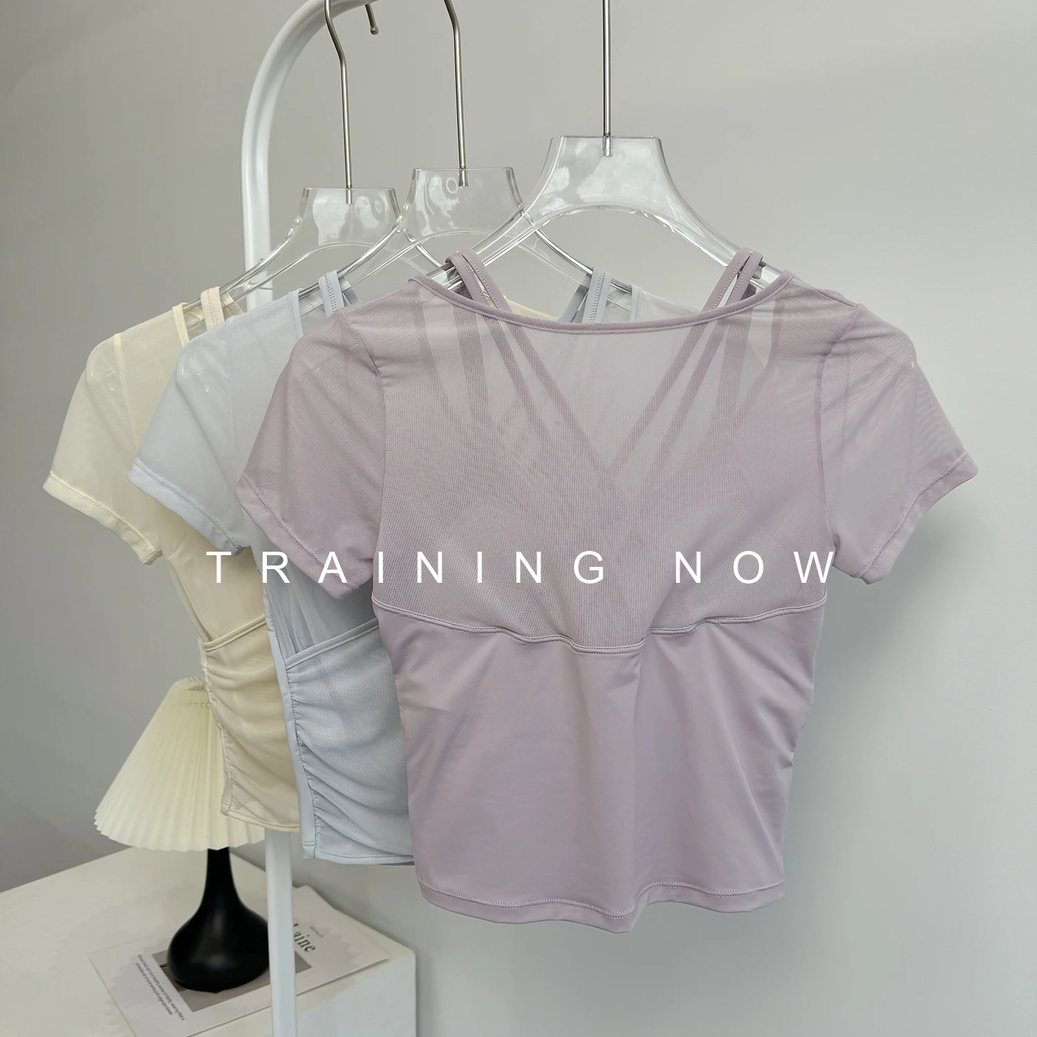 

Новая летняя одежда для йоги с перекрестным v-образным вырезом, топ для женщин, тонкая спортивная футболка для танцев, быстросохнущая одежда для фитнеса, бега с короткими рукавами