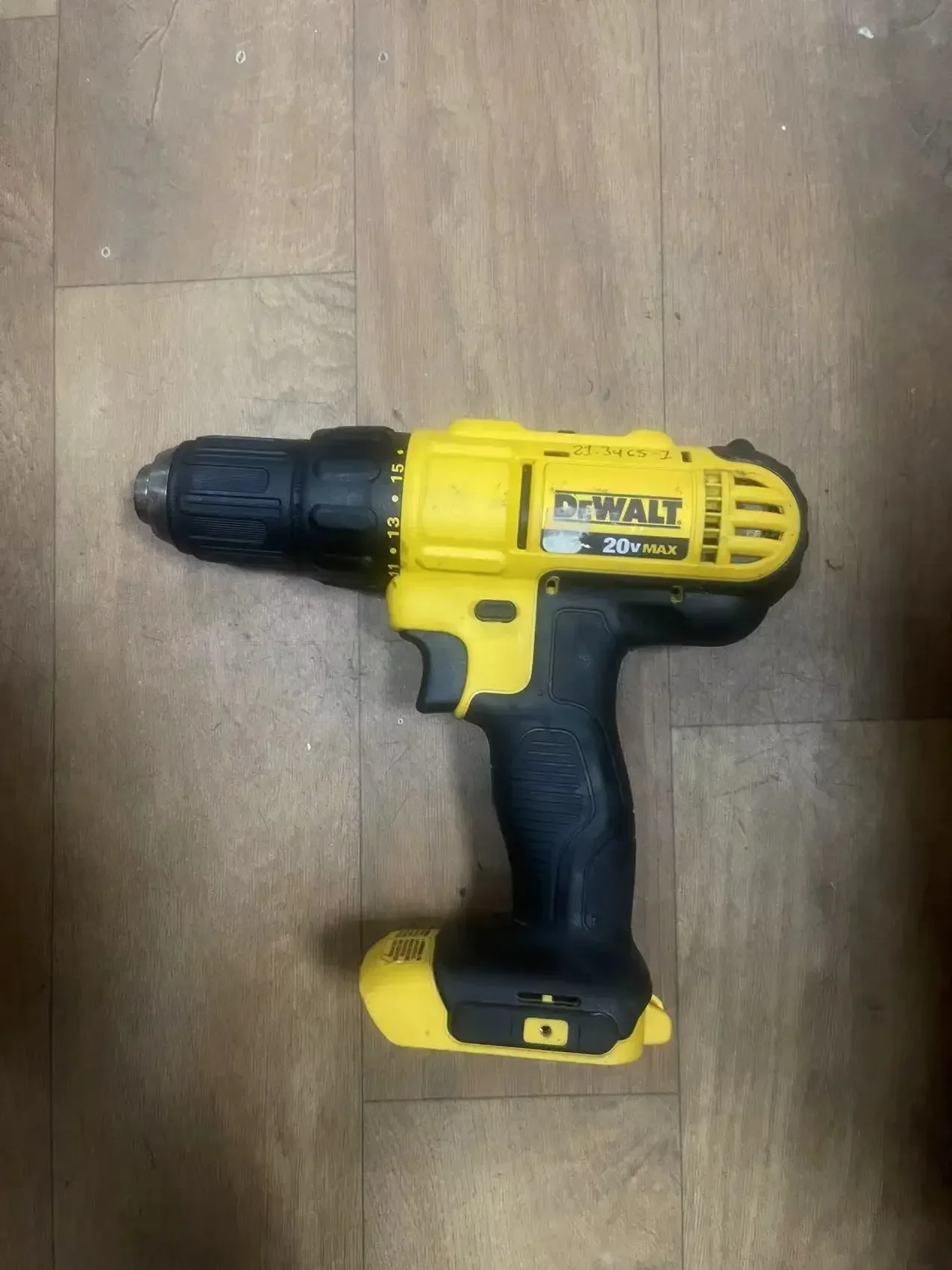 

DeWALT DCD771 20V 1/2" Drill Driver 20V MAX Cordless Drill.USED.TOOL ONLY .SECOND HAND