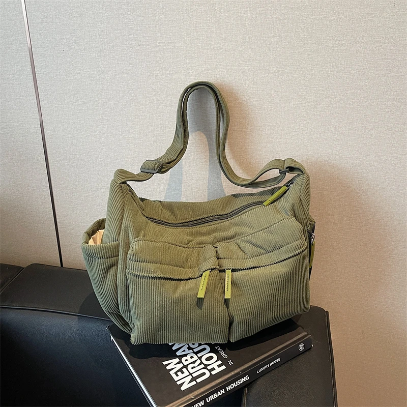 

2025 High Quality Zipper Solid Nylon Trendy Concise Shoulder Bag Versatile Casual Large Capacity Commuting Women's Crossbody Bag