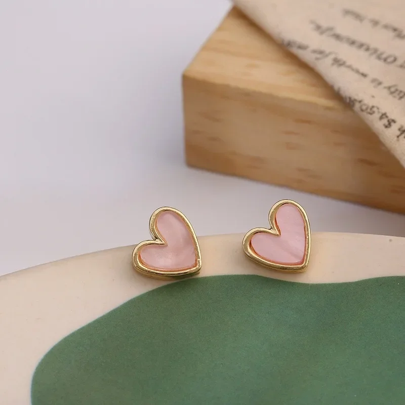 Cute Korean Earrings Heart Bling Zircon Stone Gold Color Trendy Vintage Stud Ear Ring for Women Fashion Jewelry 2024 New Gift