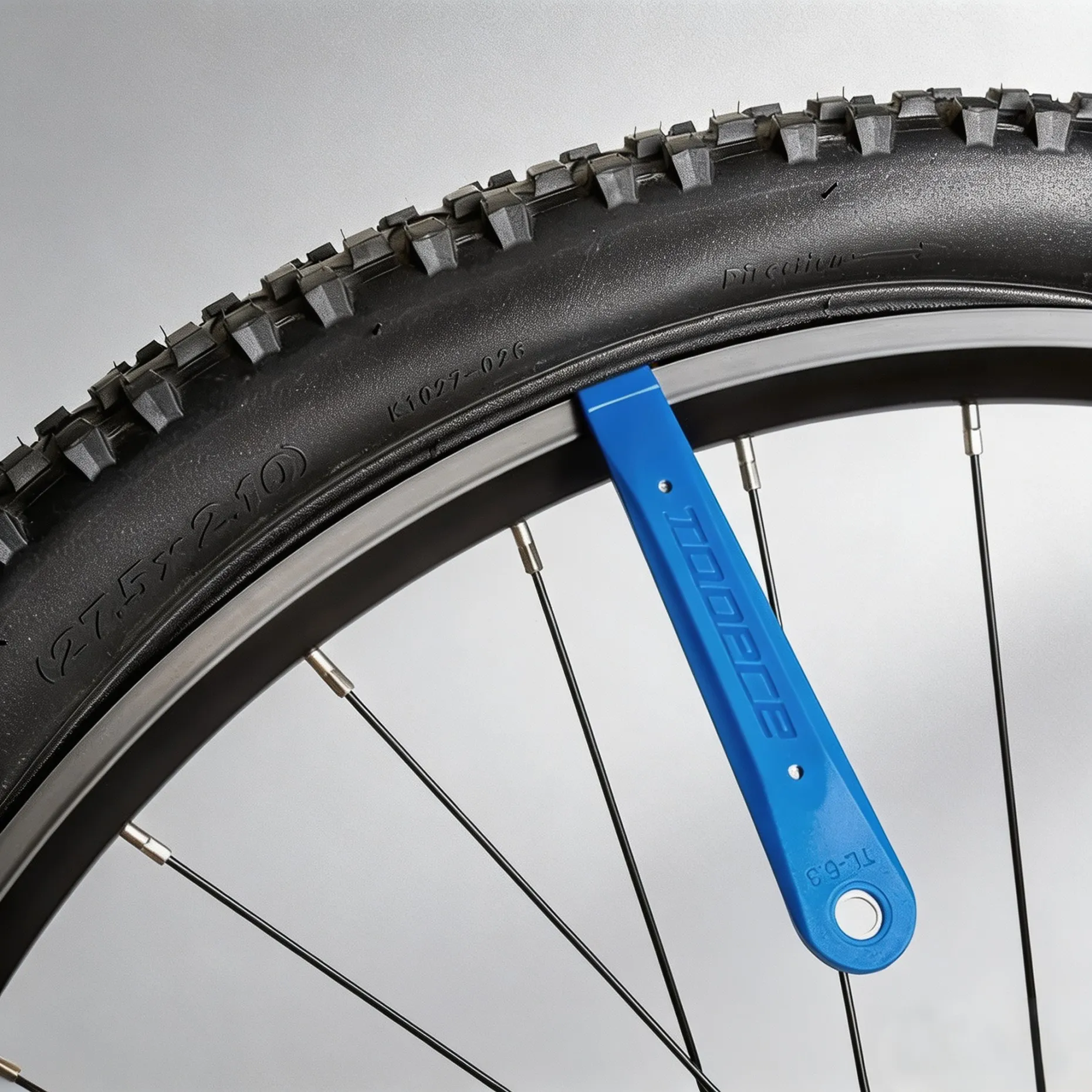Heavy Duty Steel Core Nylon Bike Tire Levers 2Pcs Durable Non-Scratch MTB Mountain Road Tyre Spoon Flat Repair Removal Tool Kit