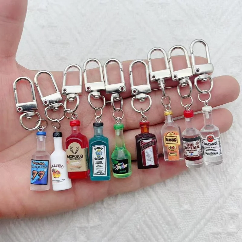 Llaveros con forma de botella de cerveza de resina, 9 Uds., mini forma de botella colorida con hebilla de metal, regalo de fiesta para mujer, novedad y creatividad