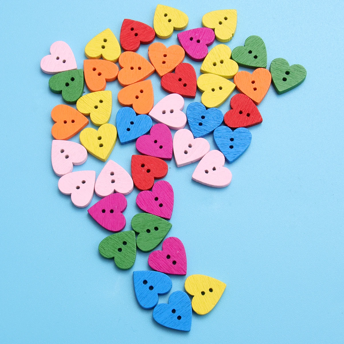 

100Pcs Colorful Heart Shaped Wood Buttons High Quality Durable DIY Sewing Clothes Buttons for Jackets T-Shirts Backpacks Craft