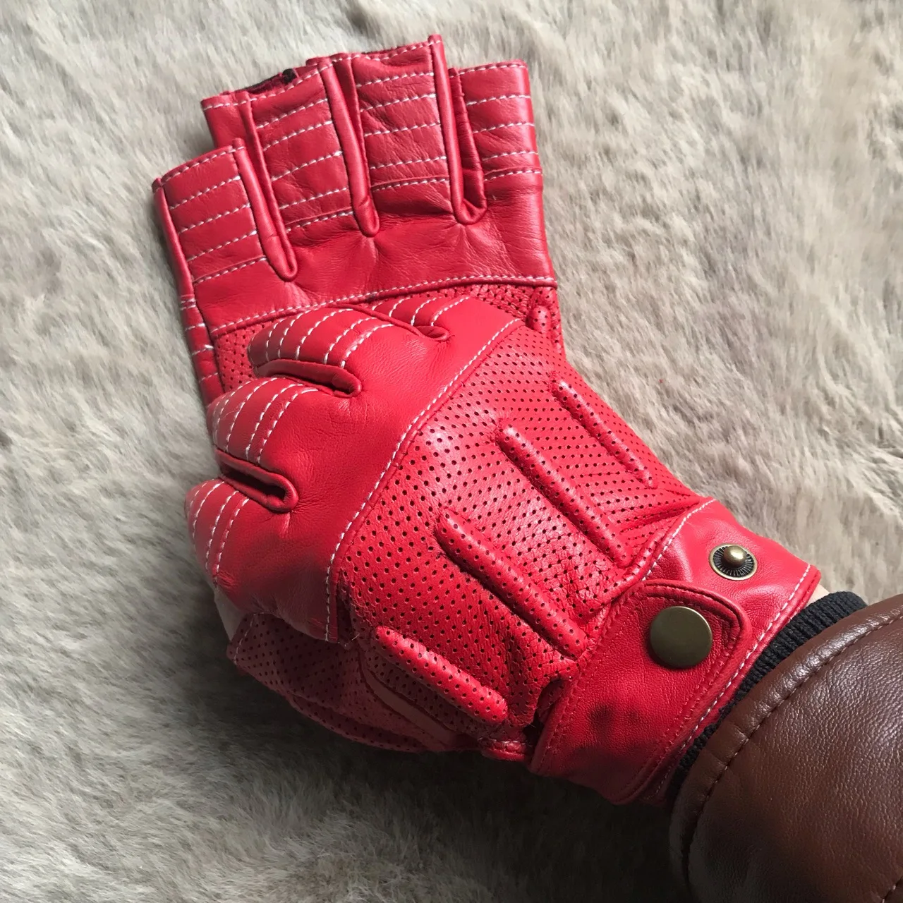 Motorcycle Driver Lambskin Gloves For Men Retro Resistant Anti Slip Contrast Color Mittens Fingerless Leather Guantes Hombre