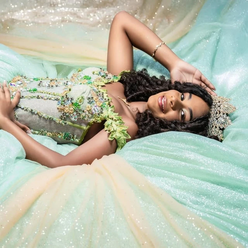 فساتين Quinceanera مخصصة باللون الأخضر النعناعي اللامع قبالة الكتف ترتر كريستال زين دانتيل ذيل طويل فيستدو 15 Quinceanera #4