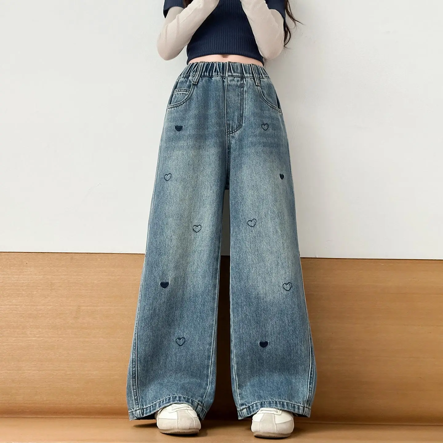 

2025 Big Teens Girl Wide-Leg Jeans Kids Girls Heart Embroidery Denim Pants Children Outwear Long Trousers Girl Clothing 4-14Year