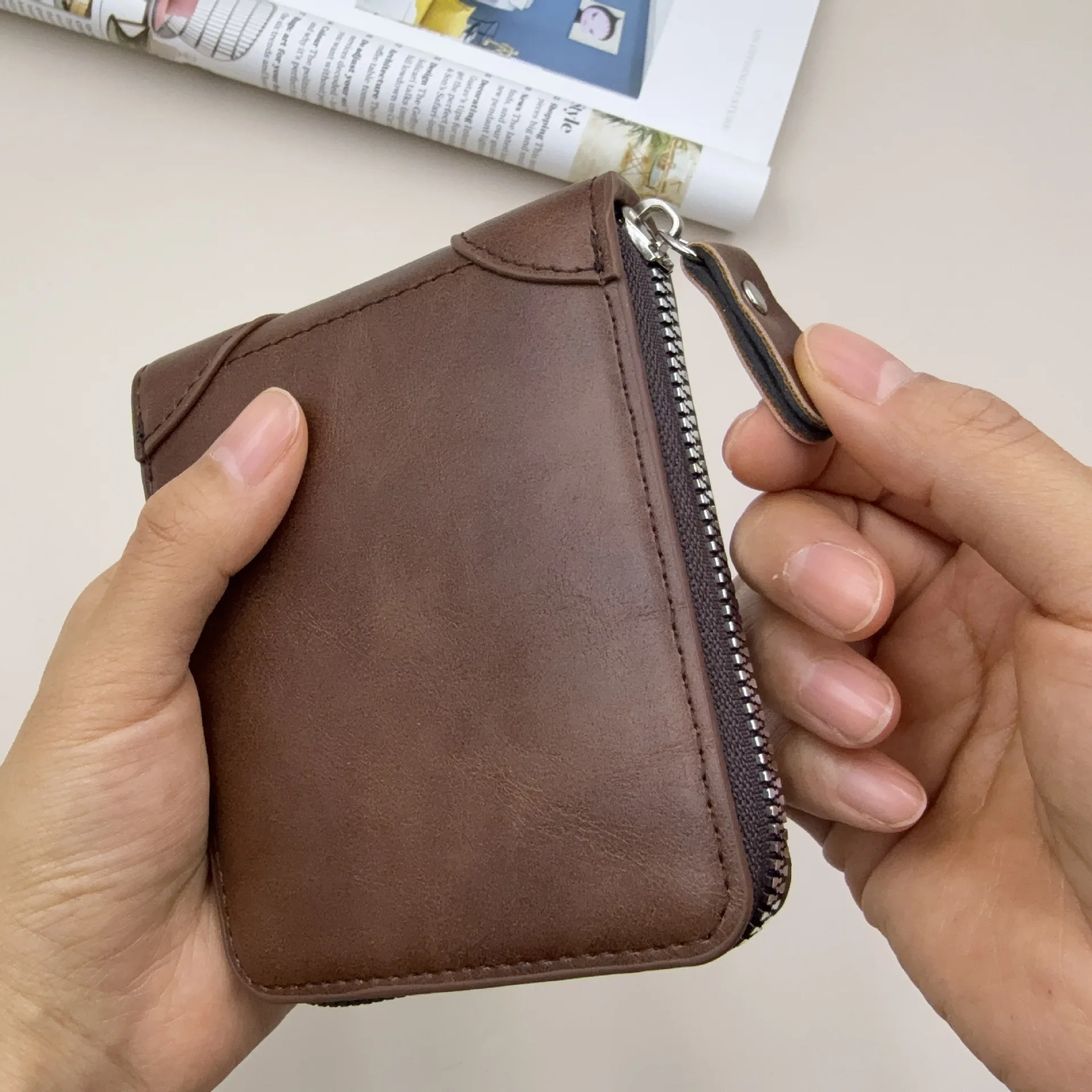 Herren-Lederbrieftasche mit großer Kapazität, Reißverschluss, mehreren Kartenfächern, Münz- und Bargeldfach sowie Ausweisfenster – Detail 5