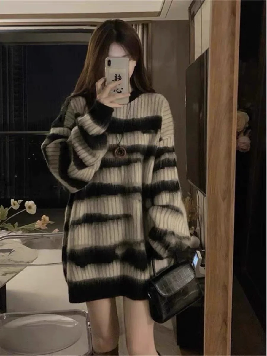 Winter Japanese retro zebra pattern knitted thick loose and lazy style pullover sweater for women