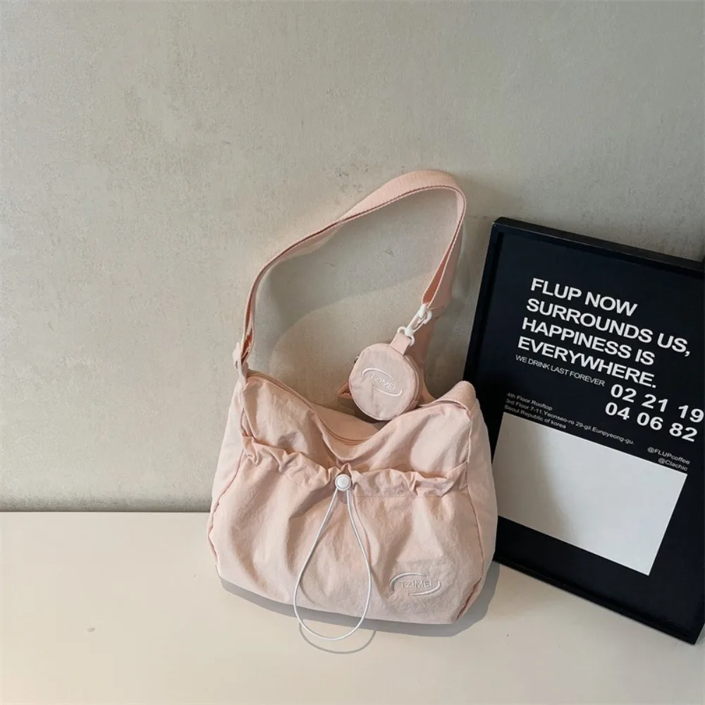 

Casual Drawstring Shoulder Bag Large Capacity Leightweight Pleated Crossbody Bag Solid Color Designer Commuting Bag Teenagers