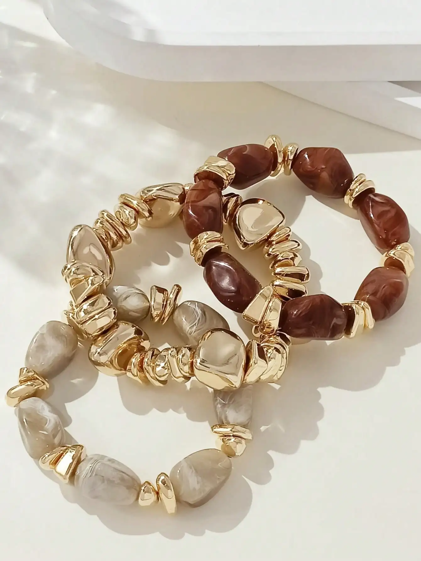 LADYCOCO 3pcs Vintage Multi-Layer Brown Acrylic Beaded Bracelet, Deformed Gold Crushed Stone Bracelet For Women