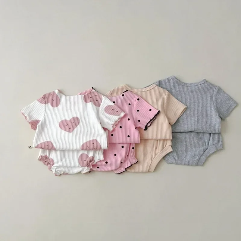 2024 New Baby Girl Set di vestiti a maniche corte Cute Heart Print Infant Girl outfit Toddler Baby Summer T Shirt + Shorts 2 pezzi Suit