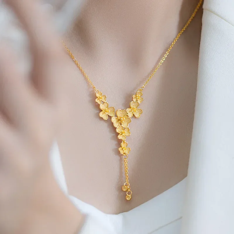 9999 Real Gold 24K gold three-petaled grass collarbone necklace niche high-end temperament meets lucky flower necklace