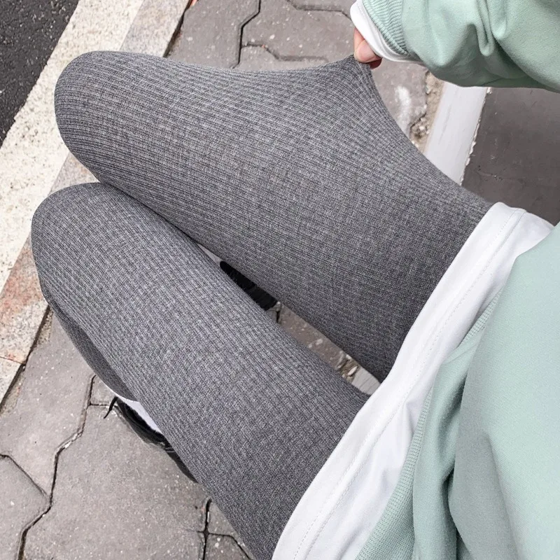 Gerippte graue Leggings für Damen, Frühling und Herbst, dünne Thermohose, dehnbare, schlankmachende Basisschichthose