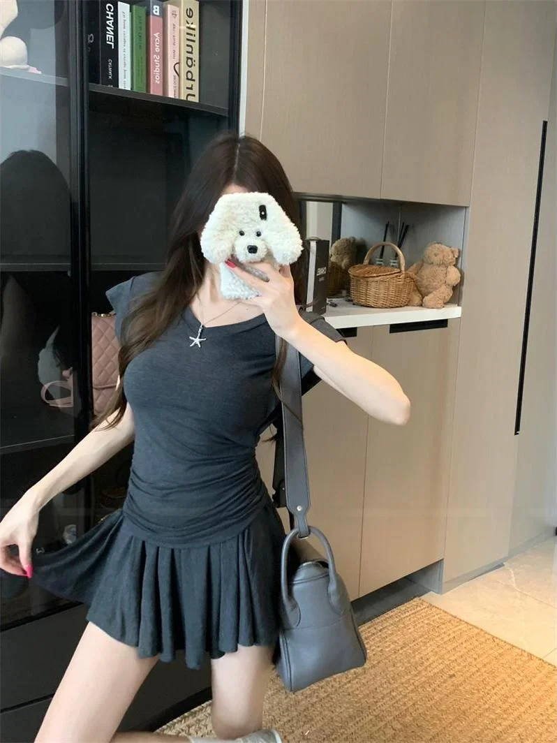 

Korean Style Casual Hot Girl Set Women Summer 2026 New Slim Fit V Neck Short Sleeve T Shirt High Waist Skirt Two Piece Set