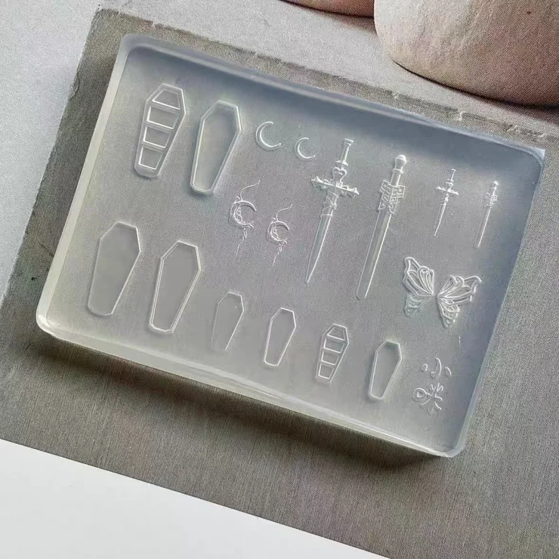 Dunkle Silikon-Nagelstempel mit Schwert-, Mond-, Schmetterlings-, Sarg- und dreidimensionalen Motiven für kreative Nageldekorationen – Detail 4