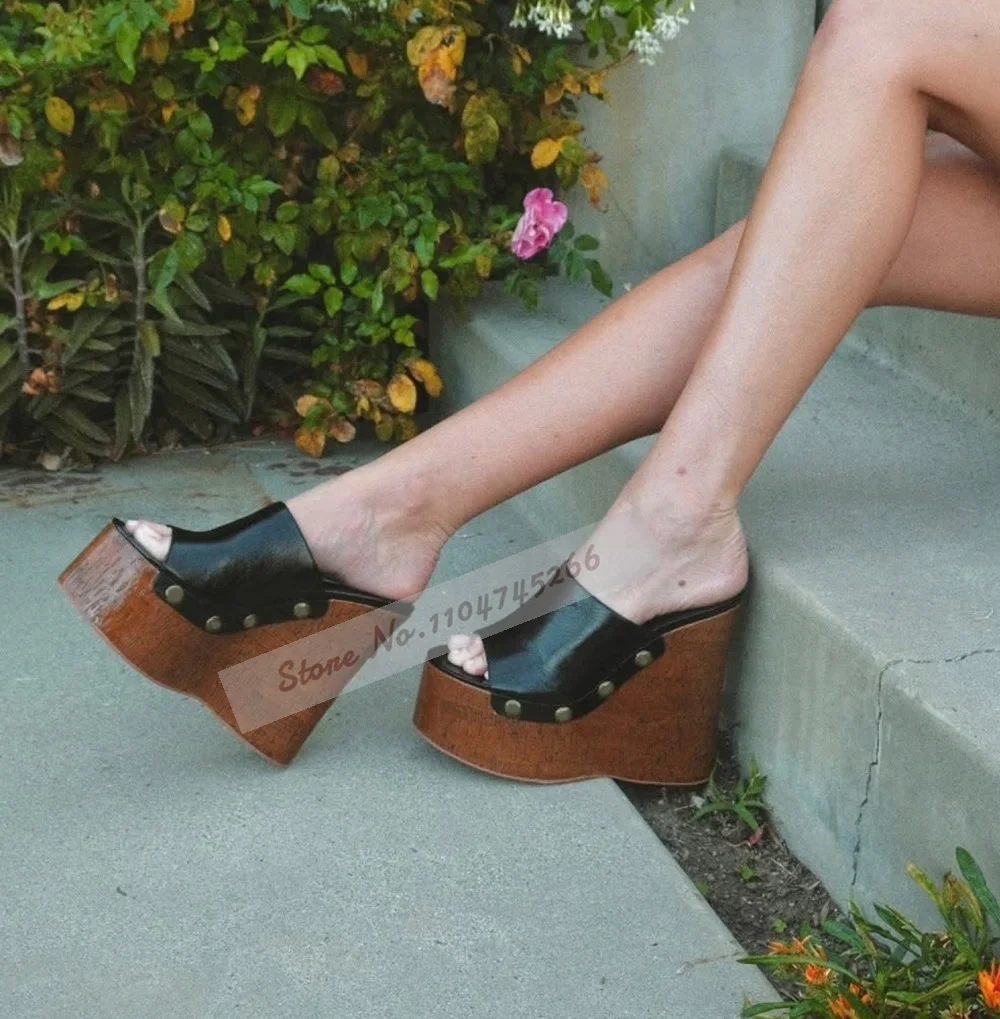 Mules à plateforme en liège pour femmes, Style rétro, talons compensés en bois, pantoufles modernes, sandales à enfiler cloutées en métal doré, chaussures habillées d'été
