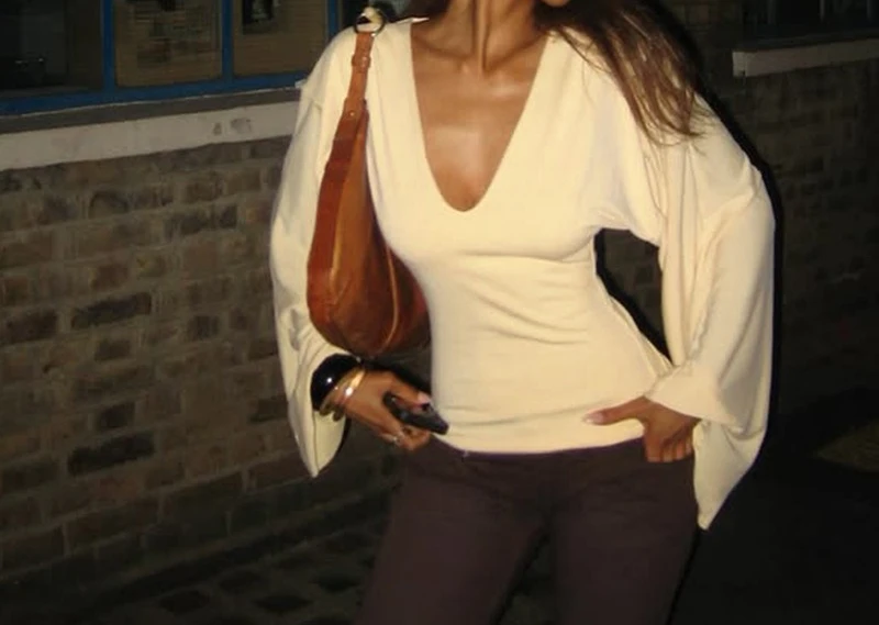 2025 Temperament Waist Cinching Solid Color Bat Sleeve Loose Women's V-neck Slim Fit Versatile Top