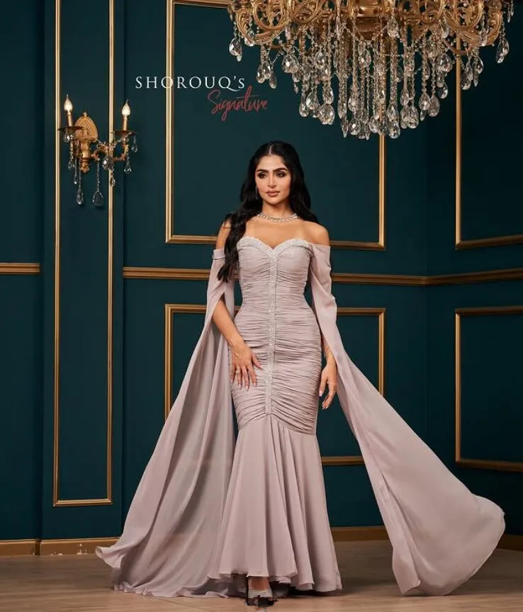 Vestidos formales de noche saudíes de sirena con hombros descubiertos, capa de manga larga de cristal fruncida, vestidos de fiesta árabes de Dubái personalizados