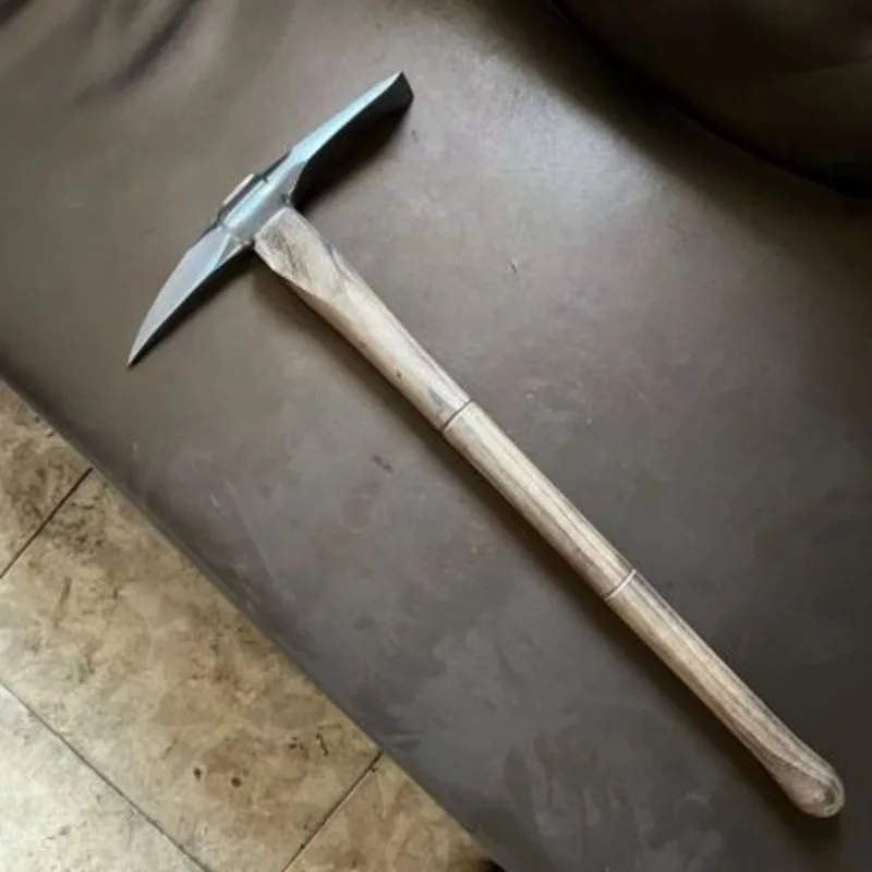 Multifunctional Planting Picking Pickaxe Wooden Handle Professional Garden Hand Tool Hand-forged Firewood Pickaxe Outdoor Garden