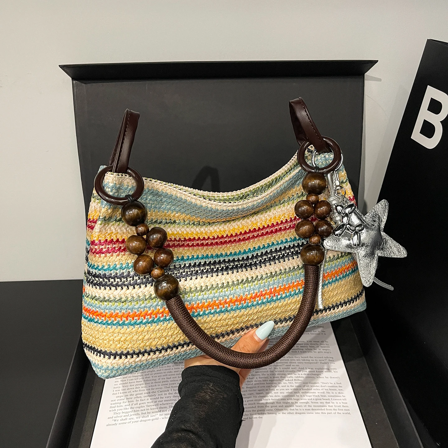 

Rainbow woven underarm bag 2025 new fashion casual straw woven bag trendy versatile shoulder bag seaside vacation and leisure