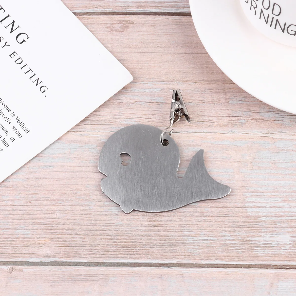 

4pcs Stainless Steel Tablecloth Clips Whale Shape For Picnic Camping Windproof Table Skirt Holders Kitchen Bar Accessories