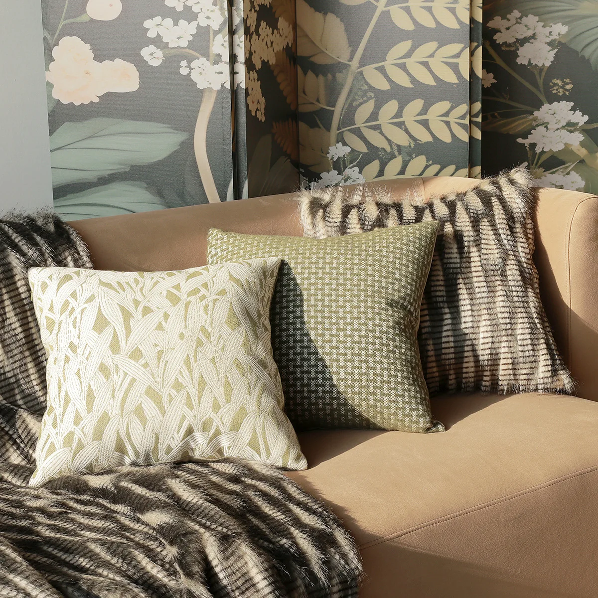 Retro Luxury Faux Fur Cushion Cover Green Grid Leaf Cushion Cases with Soft Faux Fur Trim Modern Home Decor for Living Room