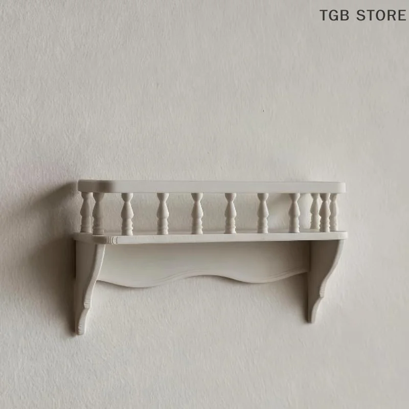 1Pcs Wand Lagerung Rack Szene Dekoration 1: 12 Puppenhaus Simulation Micro Modell Miniatur Gebäude Modell Zubehör