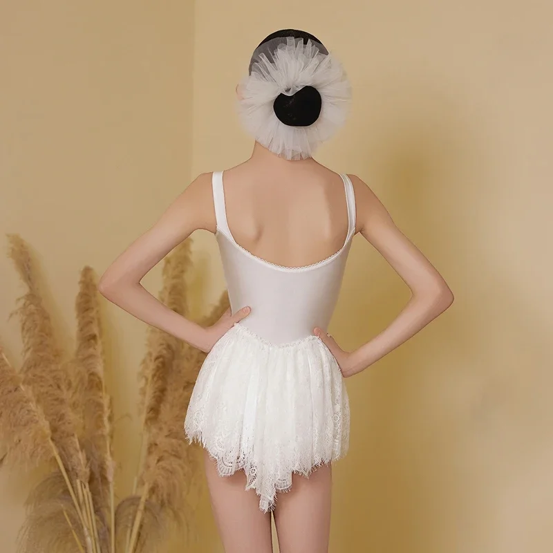 Abito da ballo latino con bretelle in pizzo bianco Abbigliamento da pratica per ragazze Abito da competizione di ballo latino per bambini Costume da spettacolo rumba