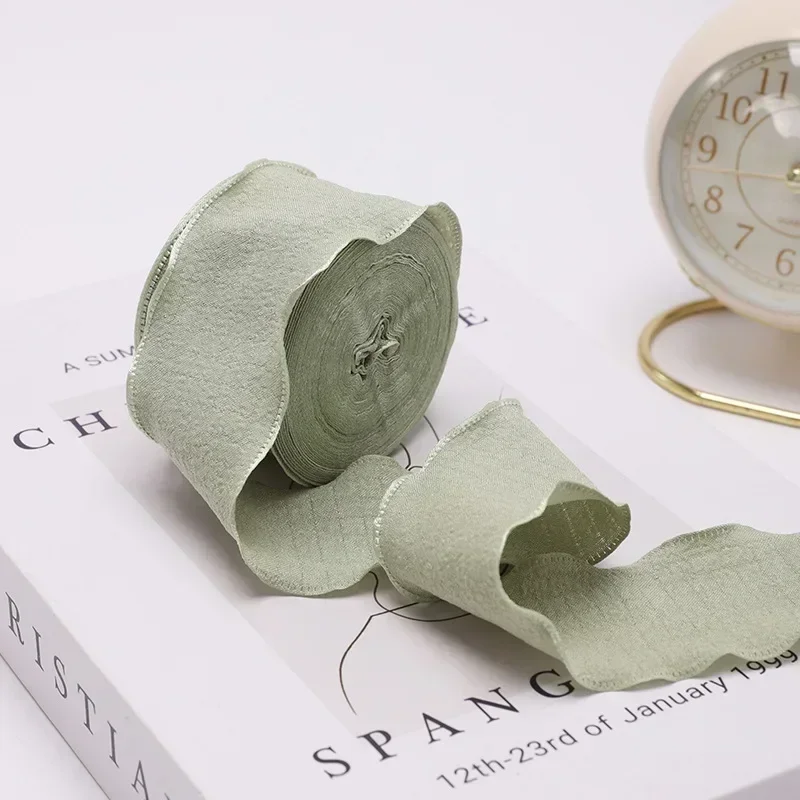 装飾的な湾曲したエッジのリボン、市松模様、美しい、ギフトボックス、梱包材、4cm