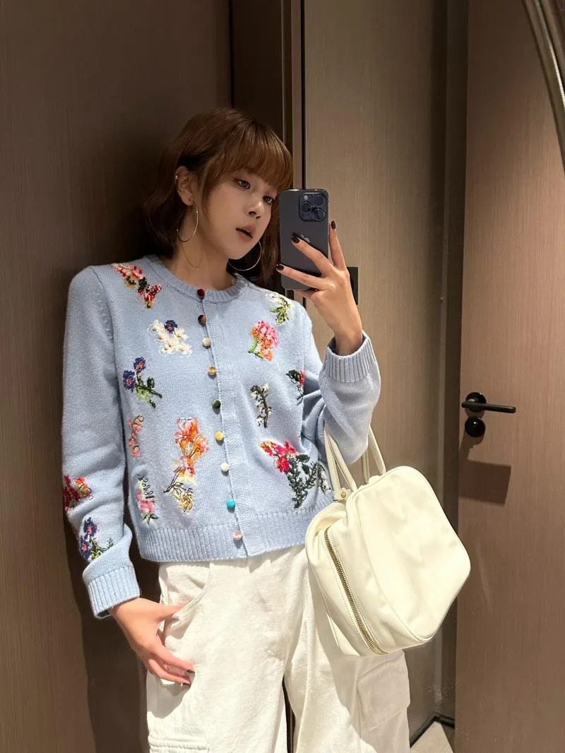 2024 Autumn New Women's Sweater Fashionable, Exquisite, Casual, Versatile Wool Flower Pattern Knitted Cardigan Coat