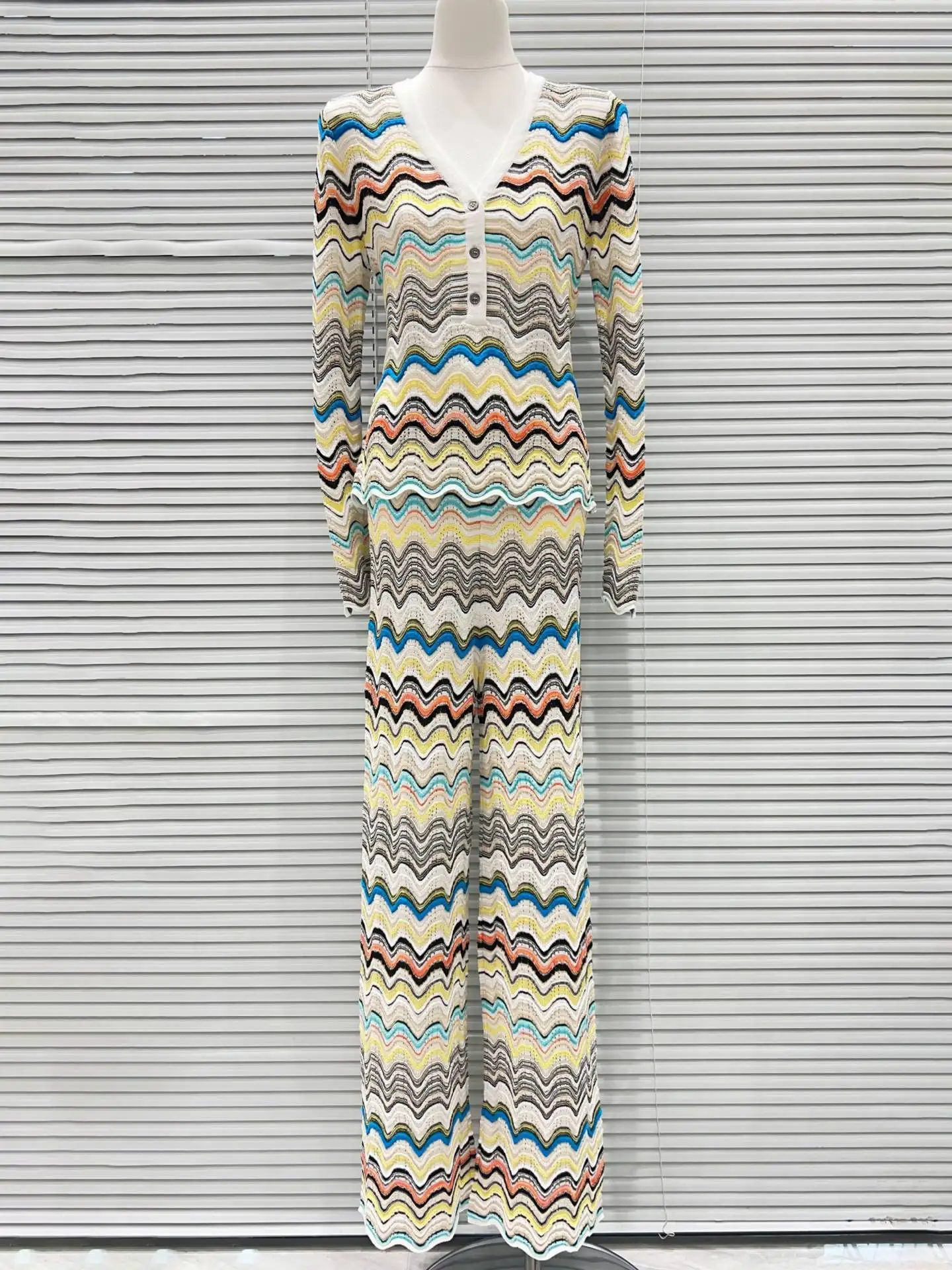 High-End Version Casual V-Neck Long Sleeve Knitted Sweater Straight Leg Pants Set Color Block Wave Pattern Women's Fashion En...