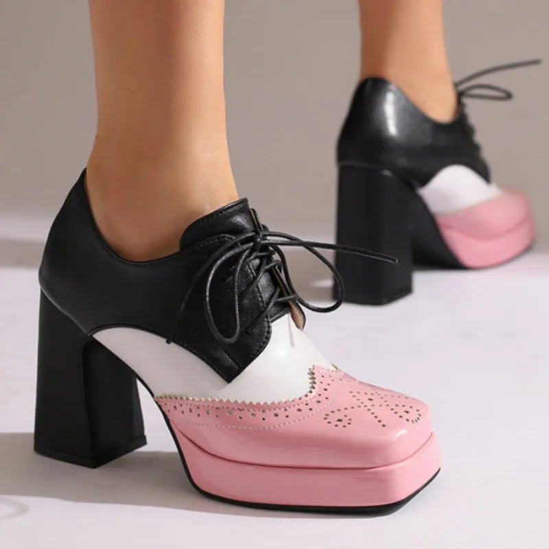 

Дышащие ботильоны больших размеров с маленькими отверстиями и V-образной шнуровкой, дышащие короткие ботинки на платформе с квадратным носком и ультравысоким толстым каблуком