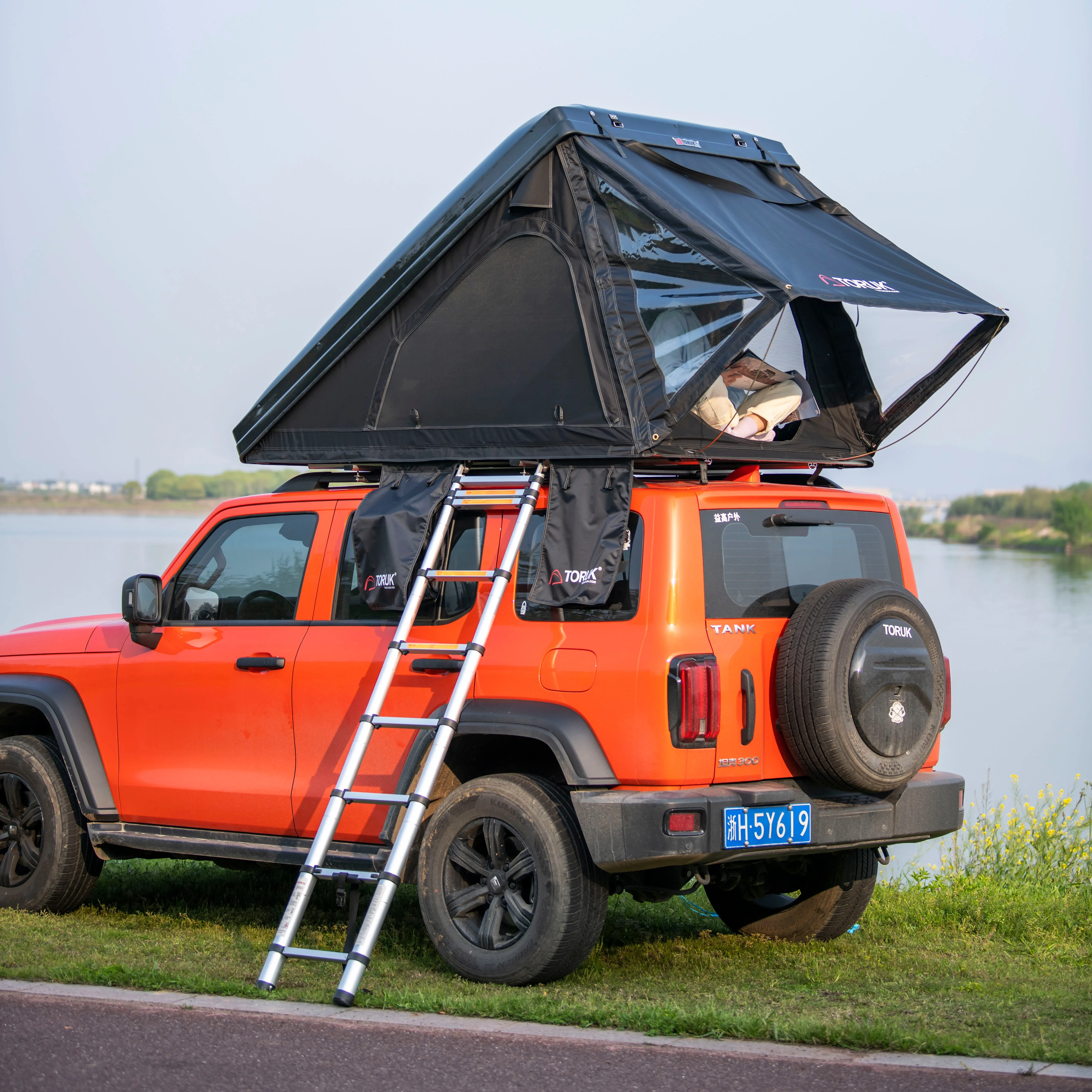 Side Open SUV 4x4 Overland Triangular Hardshell Off Road Vehicle Vehicle Side Awning Car Trailer Roof Top Tent