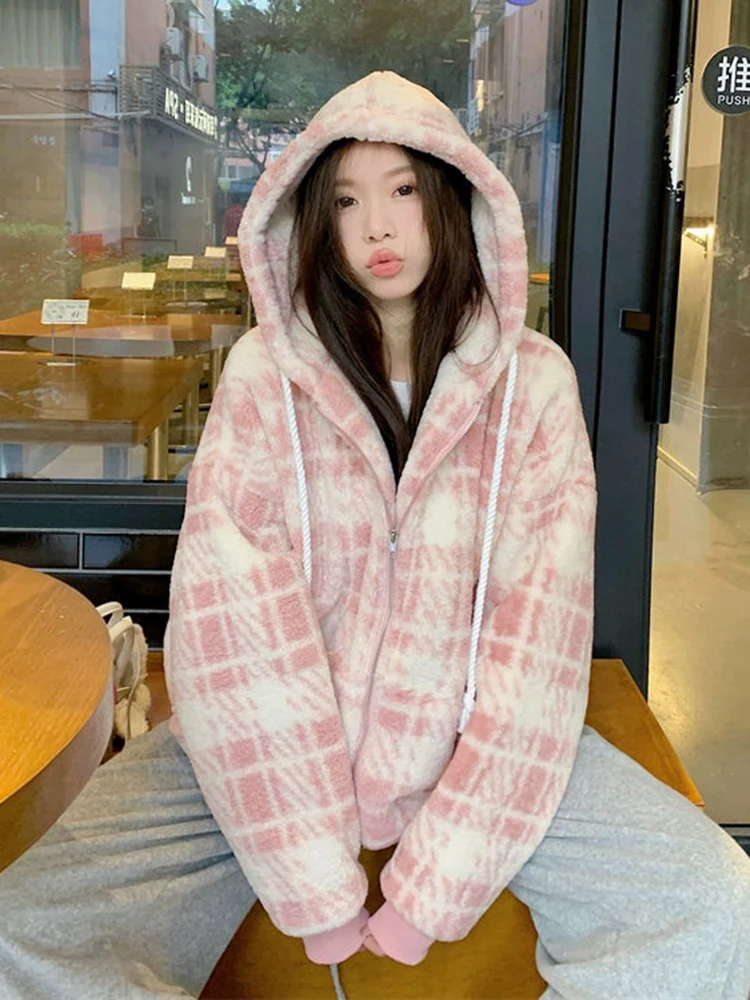 เสื้อโค้ทลายสก็อตสีชมพูสไตล์วินเทจสำหรับผู้หญิง ทรงหลวม อุ่นหนา เหมาะสำหรับฤดูหนาว ผ้าฝ้าย แขนยาว มีฮู้ด น่ารัก สไตล์ Preppy