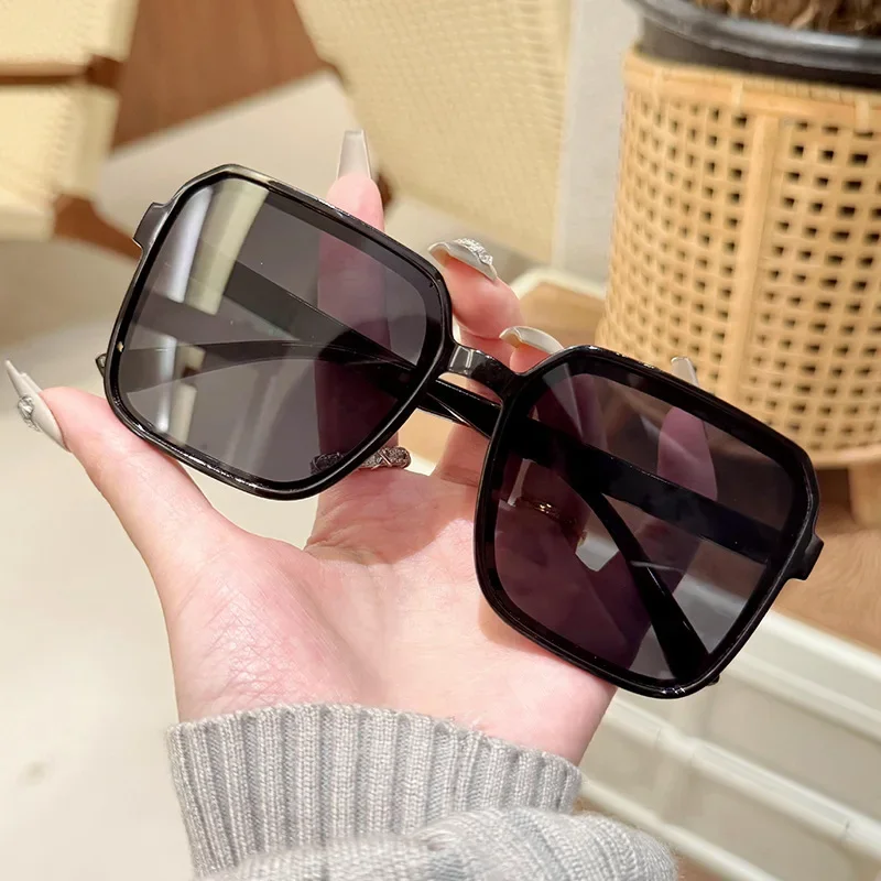 New Men's Sunglasses Simple Square Large Frame Sun Glasses UV400 Outdoor Radiation Resistant Sunglasses Driving Eyewear