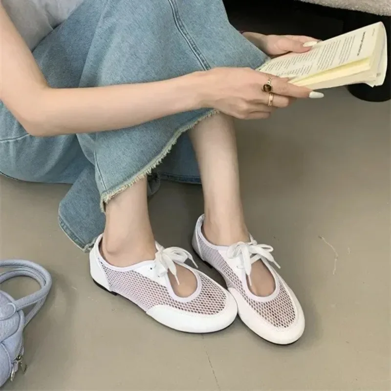 春秋ラウンドトゥフラットボトムスプライスドホローアウトタイメリージェーンシングルシューズカジュアル万能ソフトボトムレディースシューズ