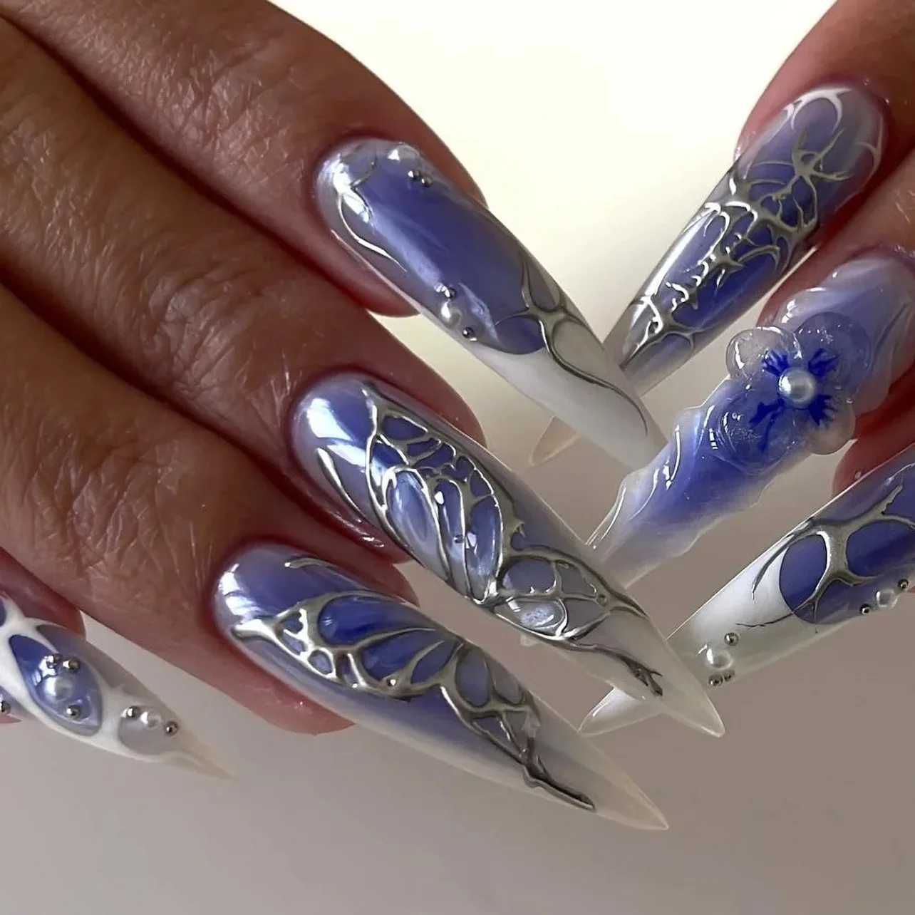 24pcs Fish Tail Press on Nails Sets Long Stiletto Nails Tips Pearl Rhinestone Design Almond False Nail Art Finished Fake Nail