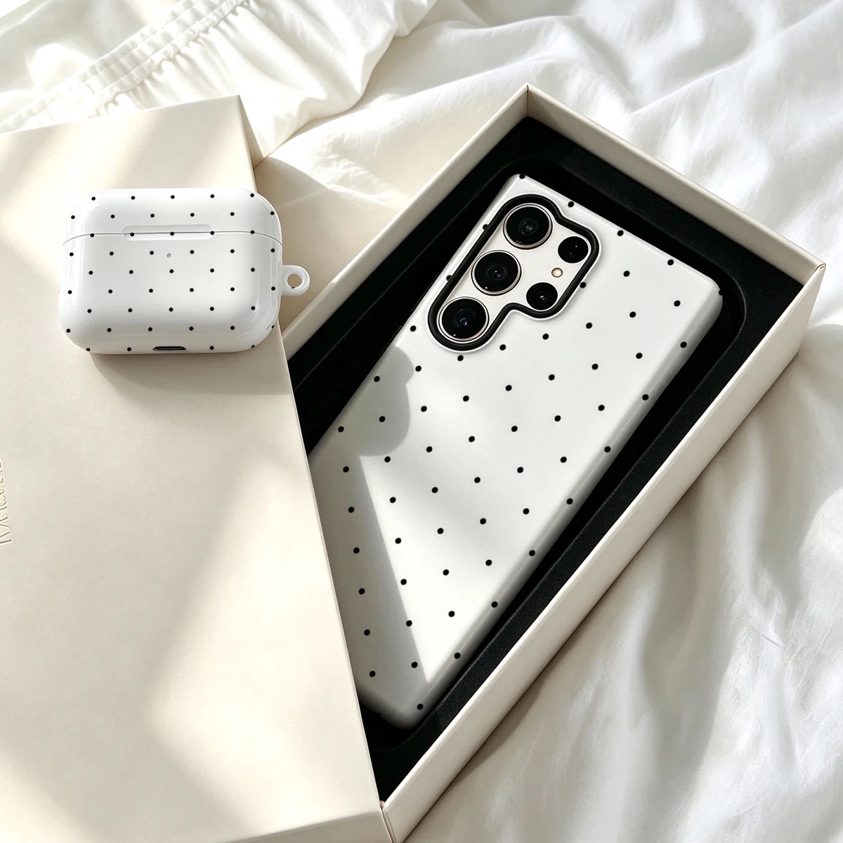 Pirve Phone Case For Samsung Galaxy S26 S25 Ultra S24 S23 Plus Shockproof Double Layer Tough Back White Black Dots Cover