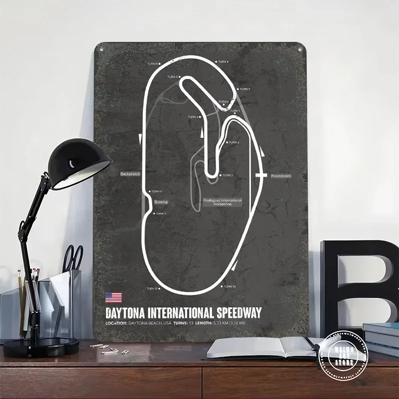 Daytona Speedway Tin Plaque Poster Customized Wall Art Retro Vintage Metal Signs for Man Cave Home Decor Living Room Wand Deko