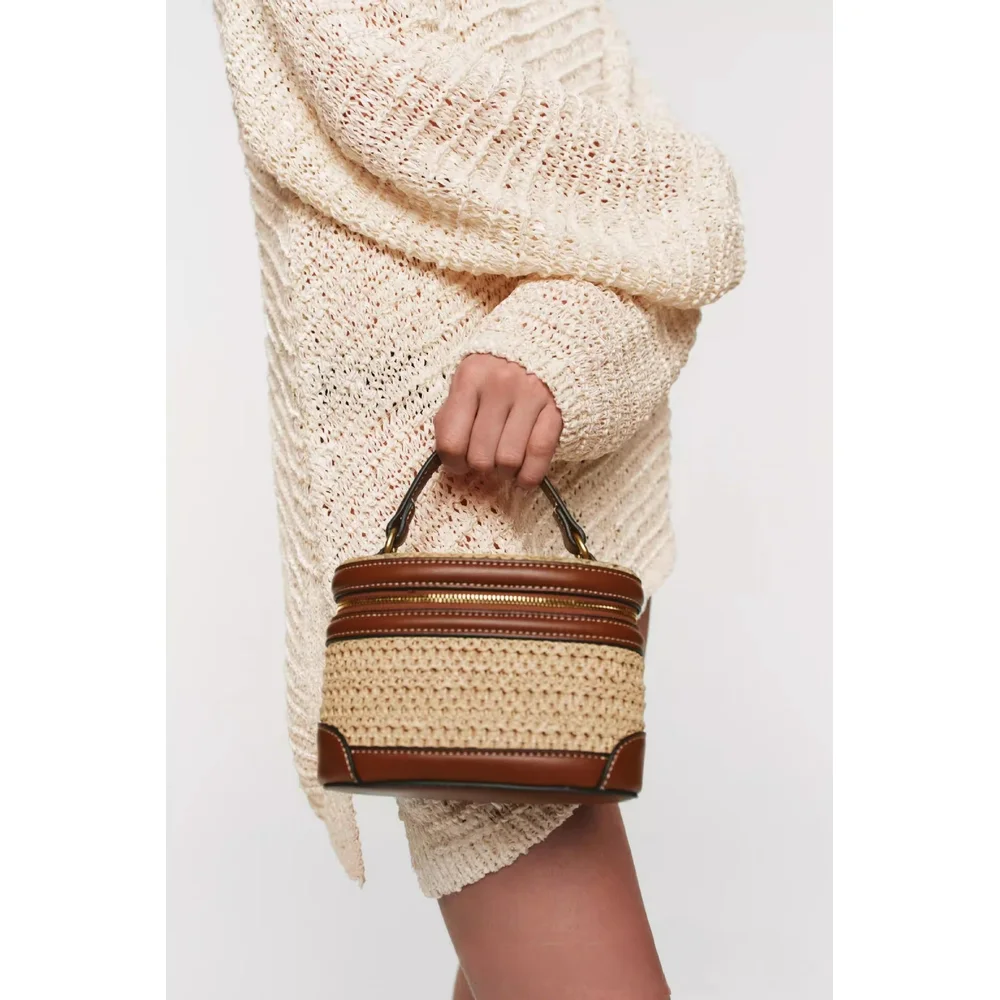 

2026 Summer New Women's Bag Weaving Splicing Box Elegant Fashion Bag Cover Type Grass Weaving Beach Resort Handbag
