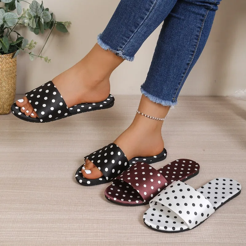 2026 Luxuriöse Damen-Sandalen mit runder Zehenpartie und offenem Zehenbereich, modische Polka-Dot Designer Slip-on Sommer Elegante Freizeitschuhe für Damen