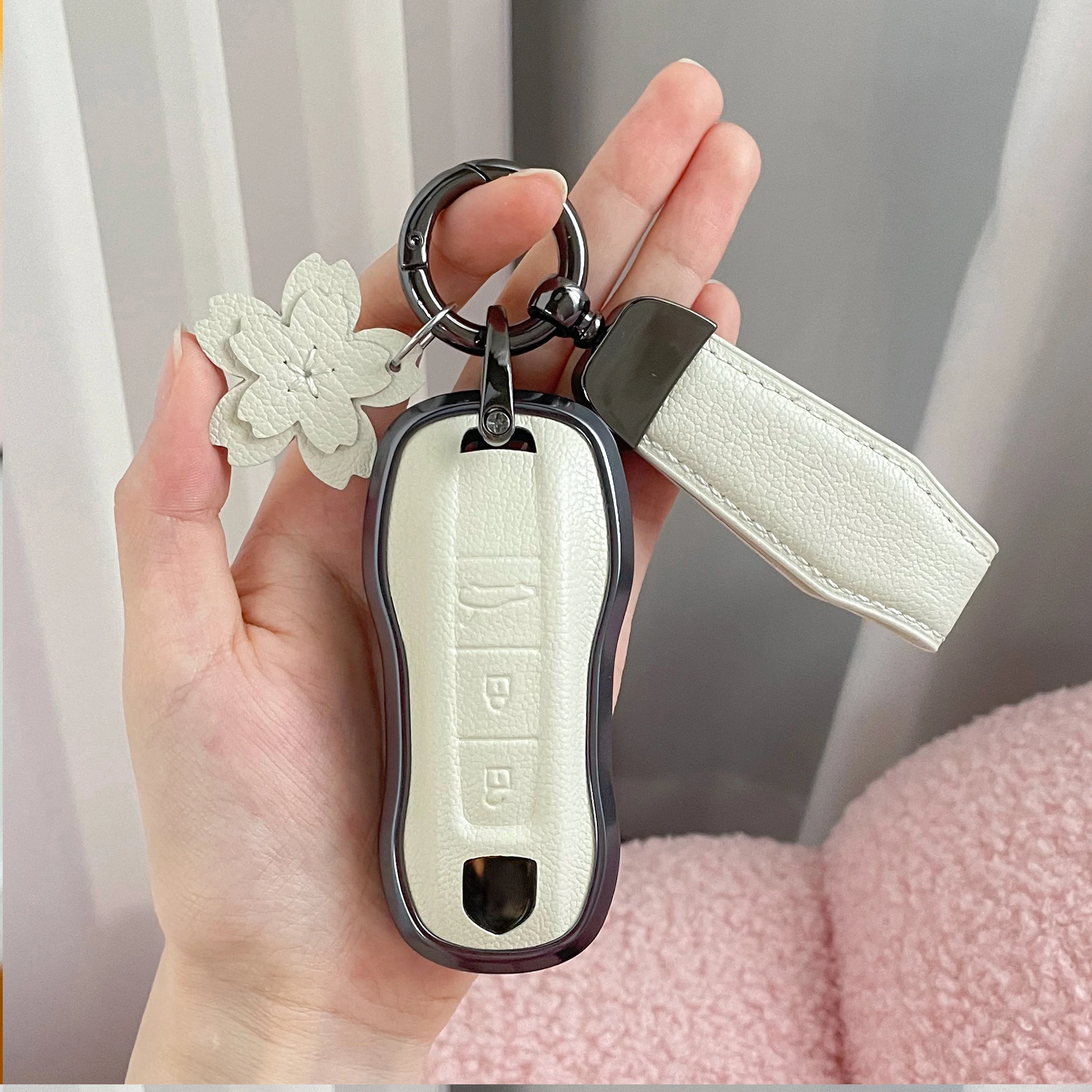 

Suitable For Porsche Taycan Panamera Macan Cayenne 718 911 Aluminium Alloy+White Leather Car Remote Key Case Cover Three Buttons