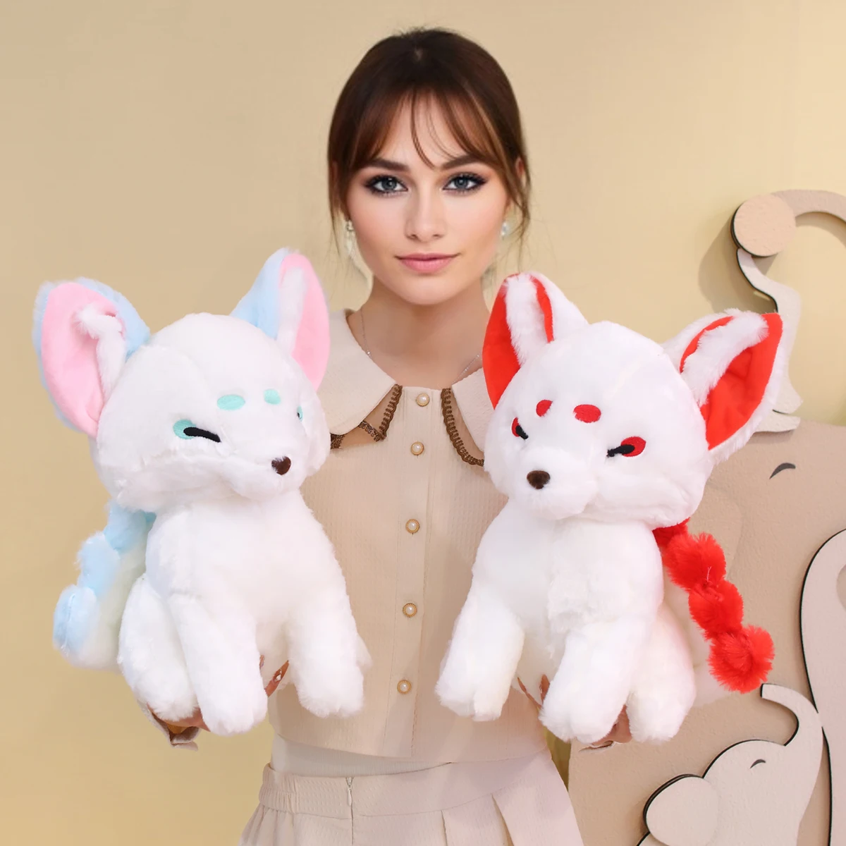 Vosa de brinquedo de pelúcia fofa e criativa com nove caudas, um travesseiro inspirado no clássico das montanhas e da mitologia dos mares, uma nove caudas