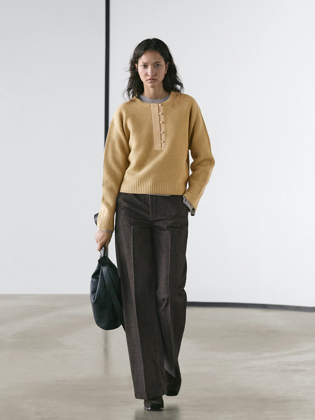 

Женский мягкий уютный вязаный свитер с круглым вырезом и пуговицами из шерсти, для повседневной носки, зимний, новинка, нежный, с длинными рукавами