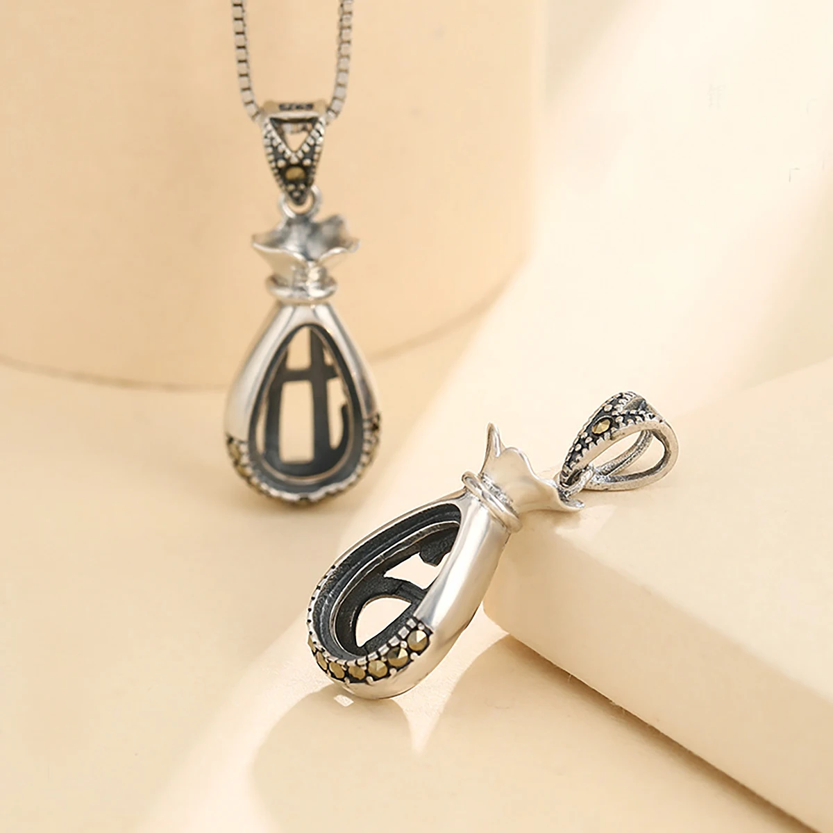 

S925 Silver Pendant Empty Support Retro Small Money Bag Set with Amber Honey Wax Pendant Thai Silver Droplet Support 8X13.5mm