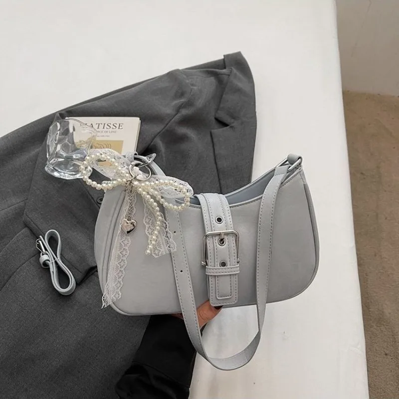 

Элегантная женская сумка-багет: новая нишевая модель, простая сумка на одно плечо в корейском стиле, для повседневного использования и деловых встреч.