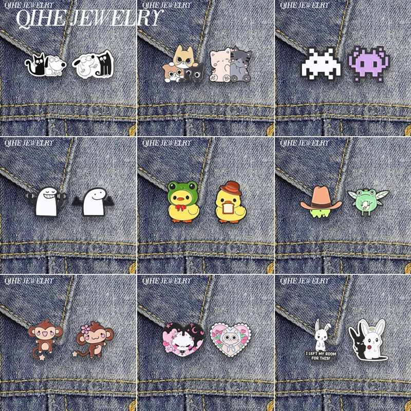 2PCS/SET Retro Pixel Shooting Game Alien Cat Enamel Pin Cute Comic Cat Dog Duck Frog Rabbit Brooch Bag Lapel Badge Jewelry Gifts
